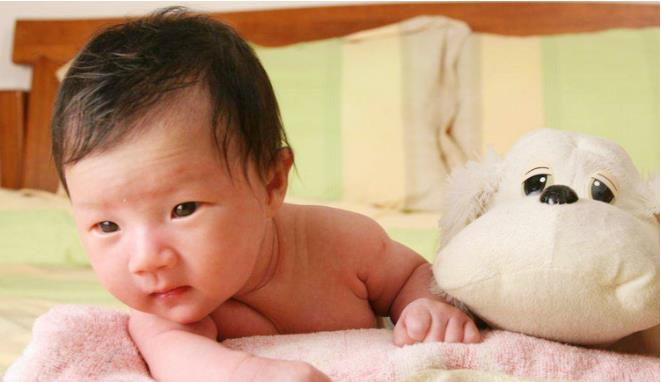 小雪妈妈育儿|宝宝3岁前，做到“不吃两饭，不睡一觉”，孩子健康父母少操心