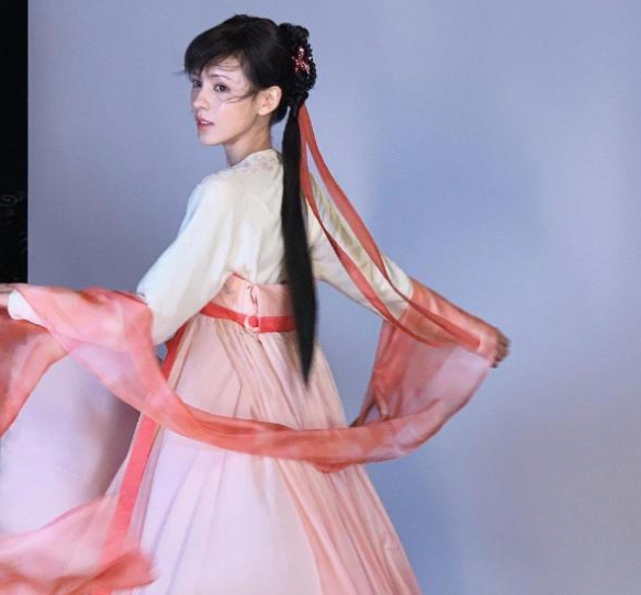 小舞|她才是“小舞”最佳人选？和动漫版相似度高，网友：长大后的小舞