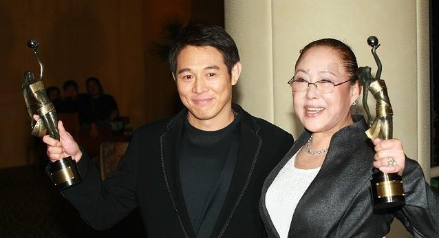 斯琴高娃|斯琴高娃拼到最后的心酸！儿子反目，丈夫入狱，自己还是个残疾人