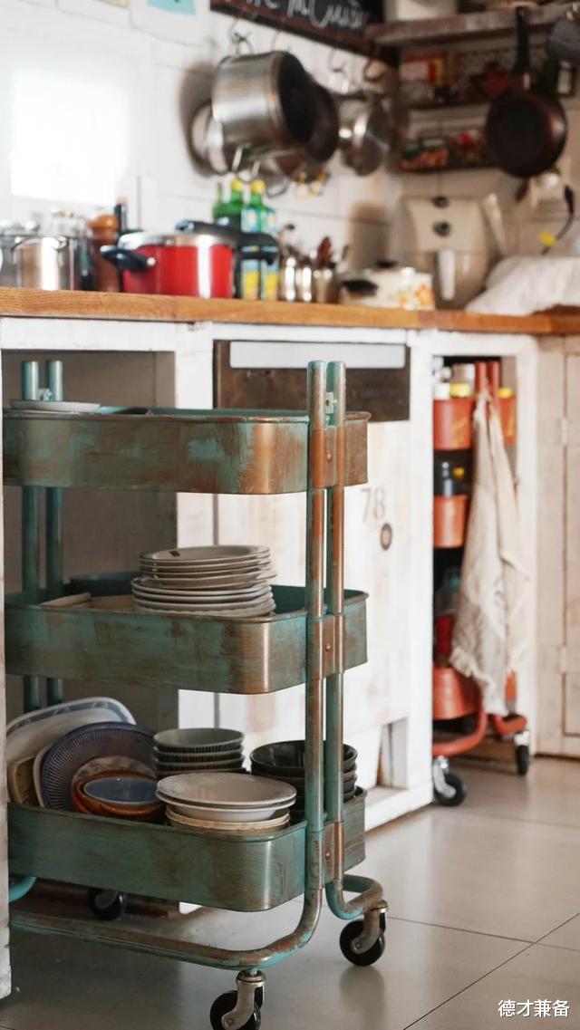 |拒绝断舍离,她坚持赤贫风设计,把家堆满“破烂儿”,是何体验?