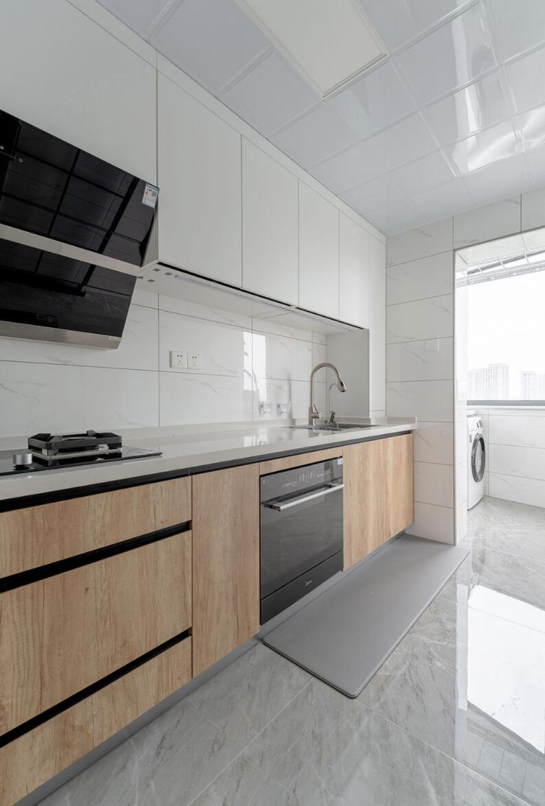 柜子做一体式越来越普遍，看她家，不仅收纳强大，还不占空间