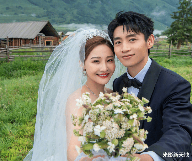 魏晨|魏晨于玮婚礼现场曝光，伴娘伴郎均为圈外人，王铮亮为证婚人