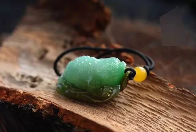 翡翠|80000元和800元的翡翠有啥区别