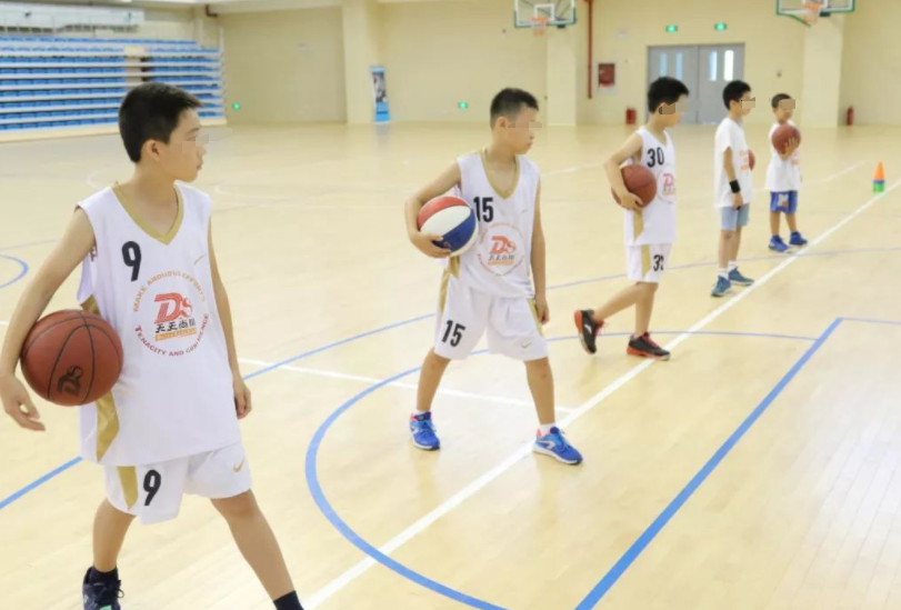 糖果的妈妈|高中生的身高落后于标准值,可能会影响报考,家长尽早重视起来