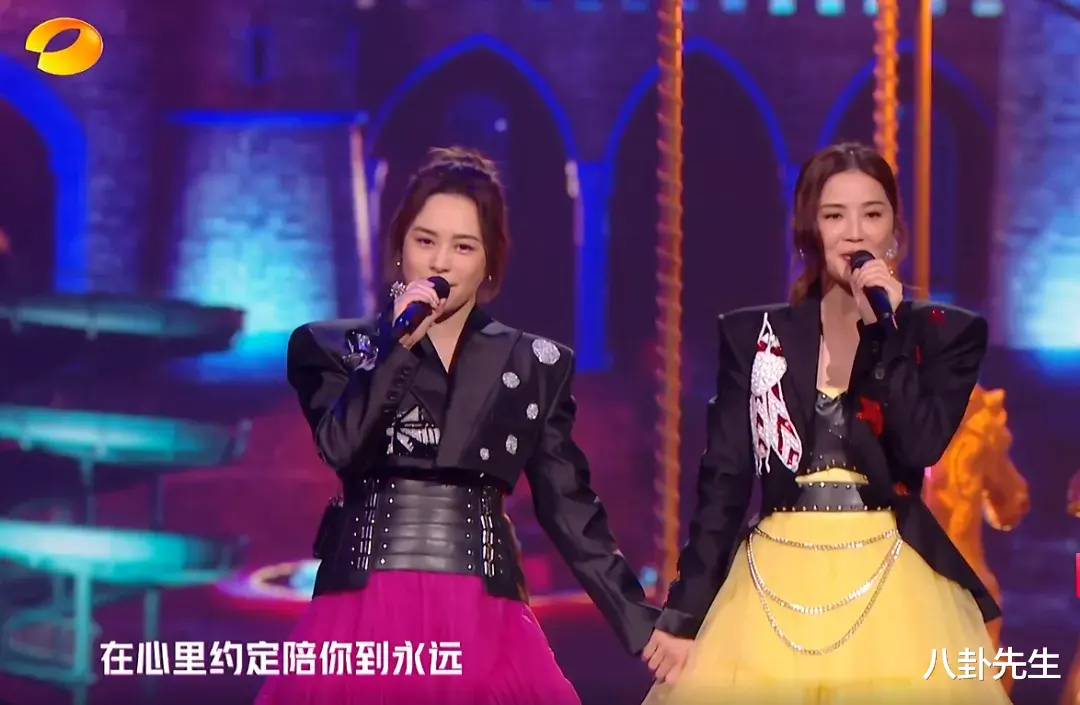 张彬彬|湖南卫视开心夜：金晨鼻子瞩目，TWINS造型拖后腿