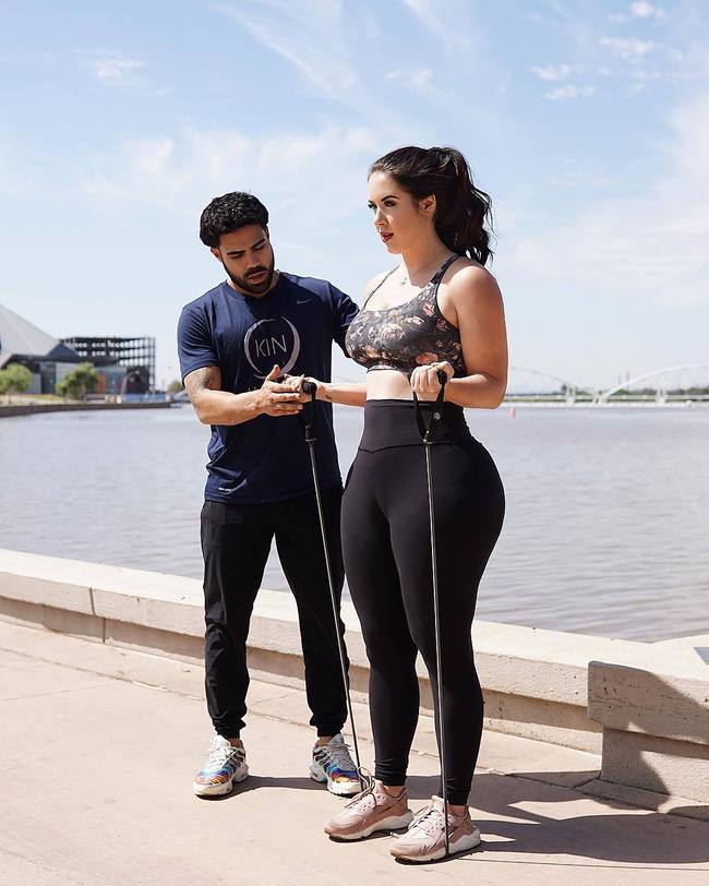 健身|身宽体胖就一定丑？那是你没看到大码模特，她们的腰臀比让人羡慕