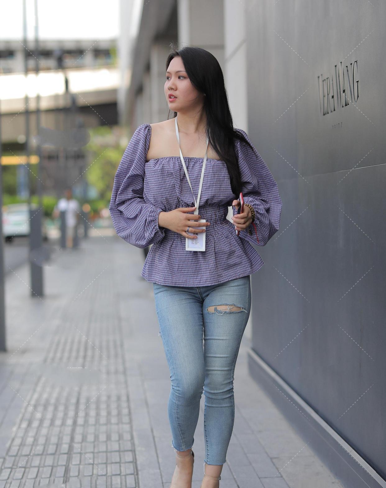 夹克|紫色宽松无肩七分袖短格子灯笼袖夹克，格子设计非常适合职场女性