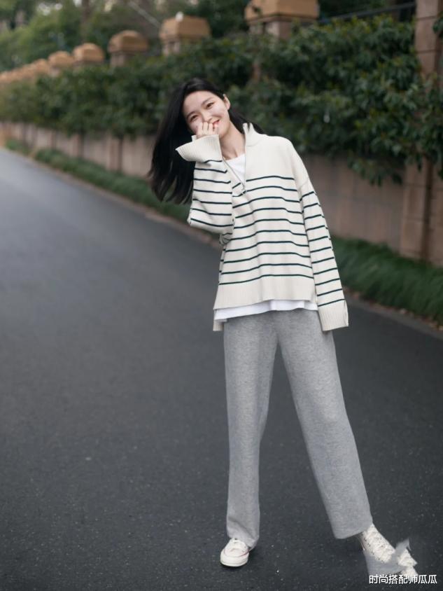 时尚搭配师瓜瓜 今年这条“懒人裤”火了,百搭显瘦,关键还时髦,杨幂都上头了