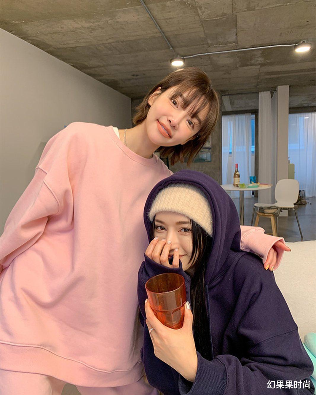 幻果果时尚|秋冬时髦公式!女孩毛帽戴法+穿搭法则,轻松塑造小脸造型!