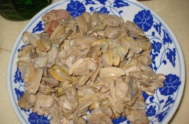 湖南|湖南钓友在水库钓鱼，沙塘捡了一大袋河蚌，这能吃？