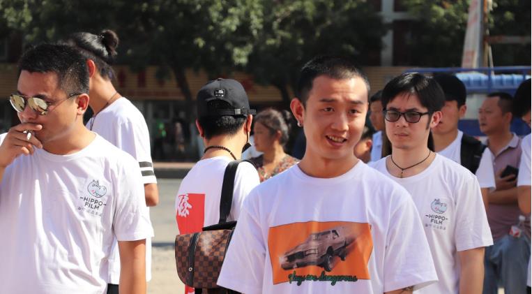 育妈计|披荆斩棘的哥哥,看点十足,周延找陈小春为兄弟出气,被骂上热搜