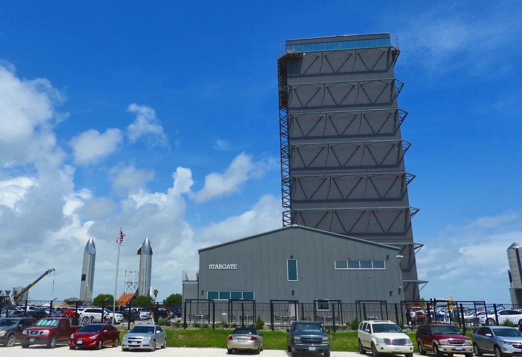 NASA 美国宇航局向SpaceX支付3亿美元，以支持该公司继续开发星际飞船