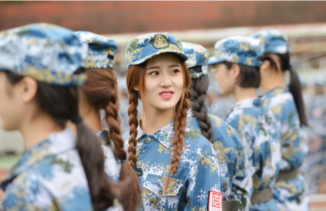 糯妈育儿经|刚上大一就有人追的女生，多半都有这4个特征，看看你中标了吗？