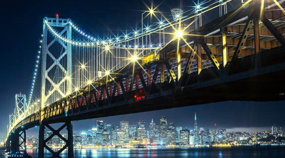 扬州 标题：揪心！江苏扬州壁虎大桥被撞断，情况十分危急，现场曝光