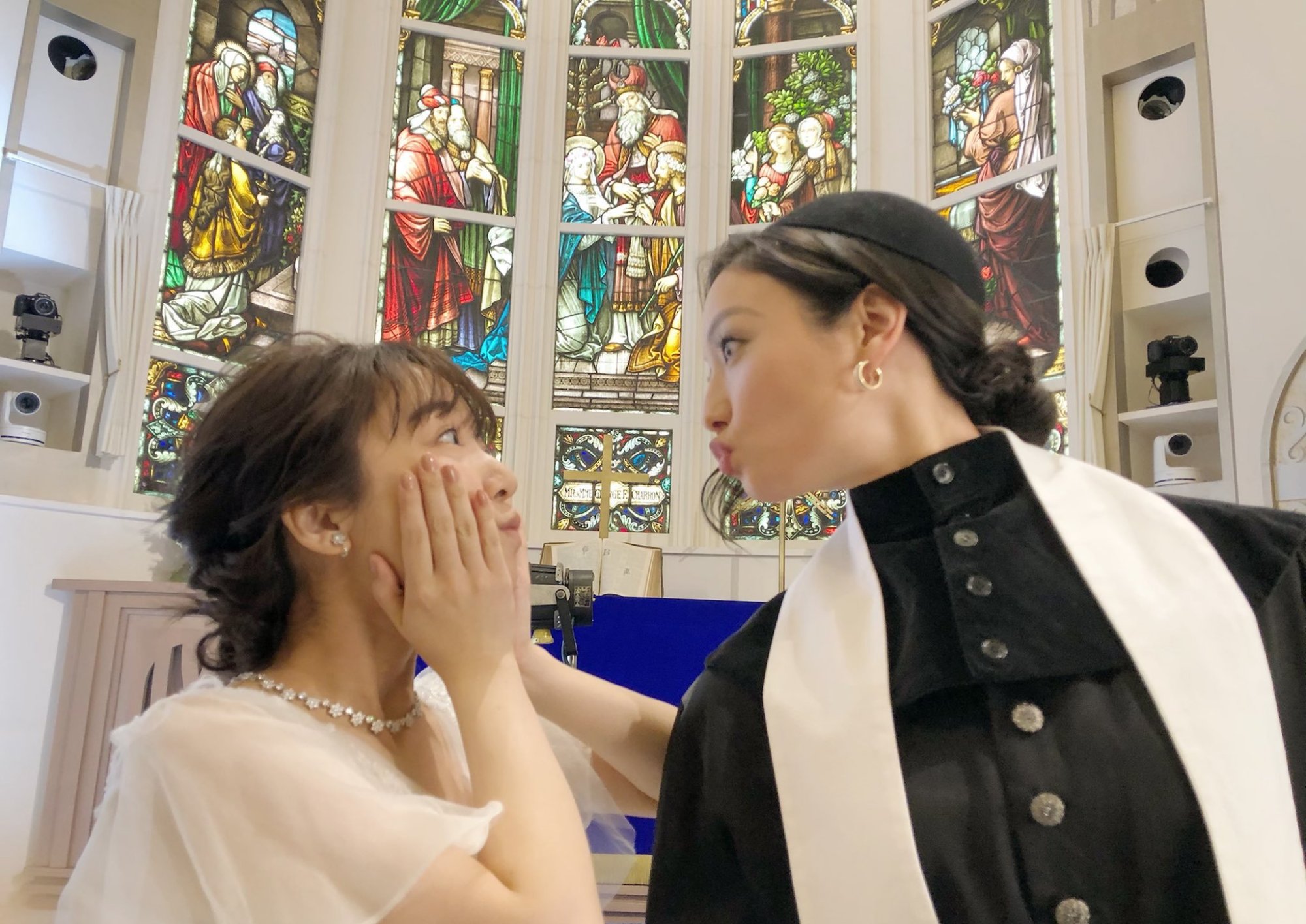 小奶狗|昨天我还在为小奶狗哭泣，今天我又觉得“百合大法”好！