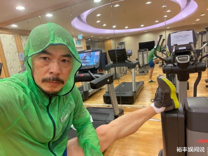 熊欣欣|59岁“鬼脚七”熊欣欣近照，胡子拉碴男人味十足，曾将李连杰扇肿