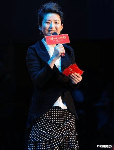 王小丫|央视主播王小丫：有过一次婚姻，41岁再婚也幸福，53岁没孩子