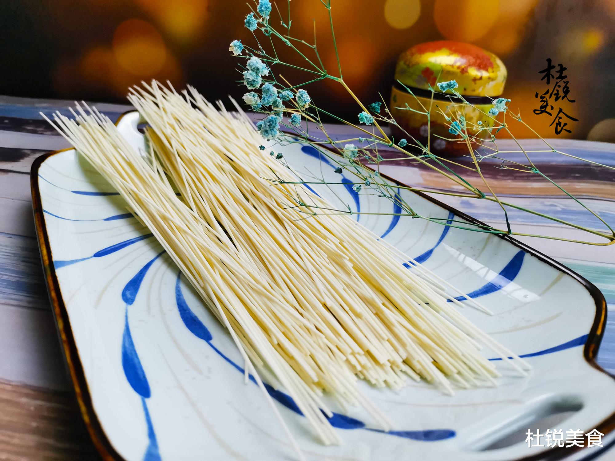 食盐|生活中的7种“隐性盐”，尤其后3种，隐性盐危害更大，平时要注意