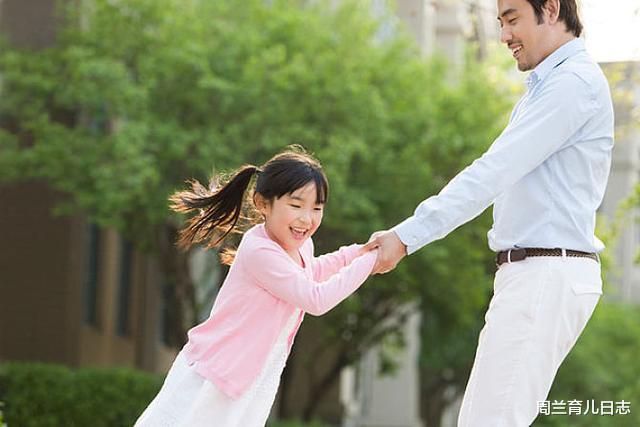 周兰育儿日志|爸爸喝醉躺在路边呼呼大睡，孩子蹲在一旁守候，小朋友：我太难了