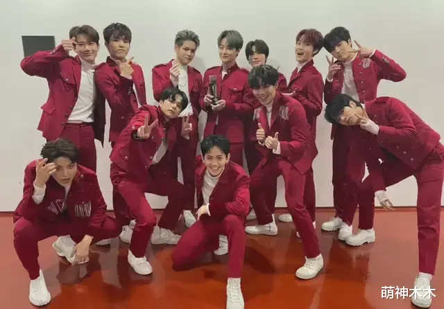 韩国娱乐|年末舞台扯下韩娱遮羞布,颜值低、实力差还抄袭,韩国爱豆不行了