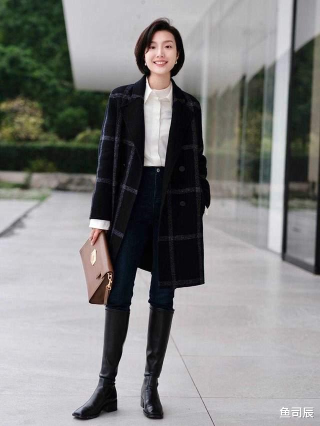 鱼司辰 初冬的正确打开方式，大衣+靴子才是王炸组合，简直太保暖