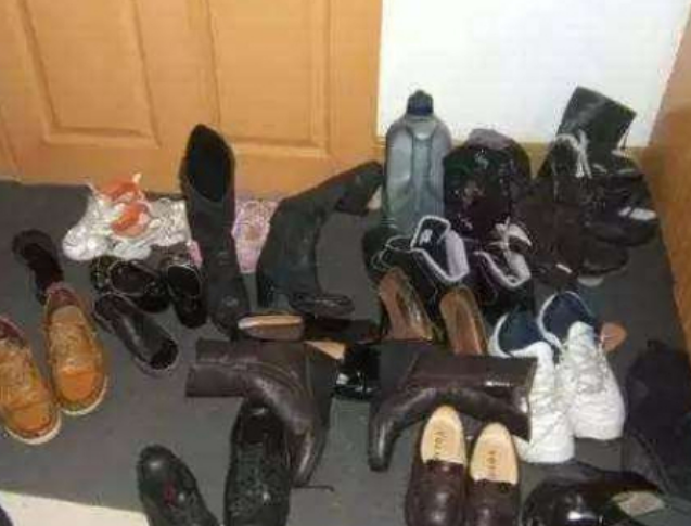 |去闺蜜家参观，一进门就被玄关迷住，布置得真高级，拍下来照着学