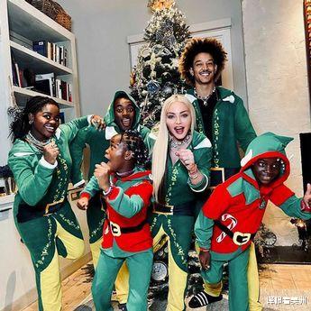 麦当娜|麦当娜和小男友威廉姆斯约会，玩得似乎并不开心，疑恐高导致