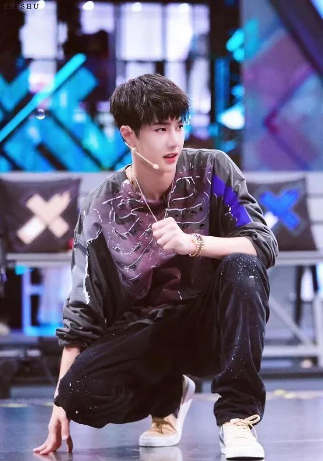 王一博|吃瓜：王一博，赵露思，刘亦菲，雷佳音，金瀚，杜江霍思燕