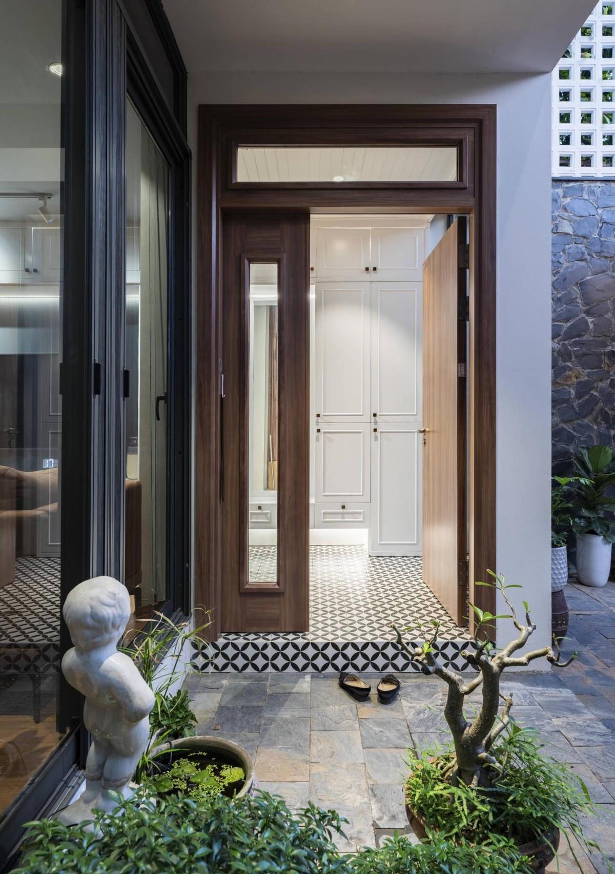 羡慕别人家260㎡别墅，屋前屋后都有花园，楼梯红砖墙让人挪不开眼