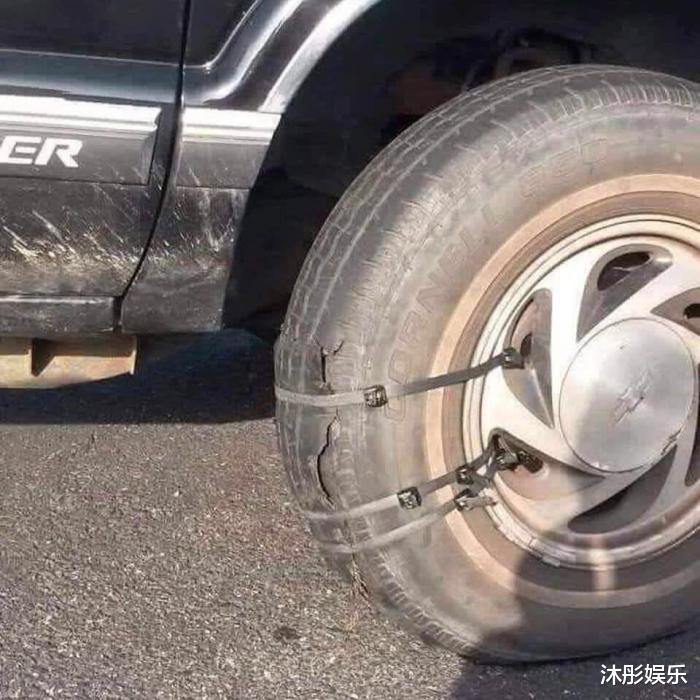 芜湖|“搬进刚租来的新房，打扫卫生不小心发现的，我该不该告诉房东呢”哈哈哈！