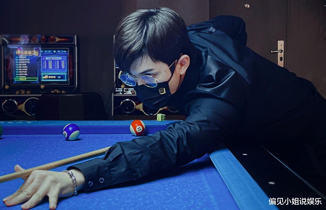 德云社|德云社演员遭遇疯狂粉丝，爱车被用胶水贴信，饭圈糟粕请远离相声