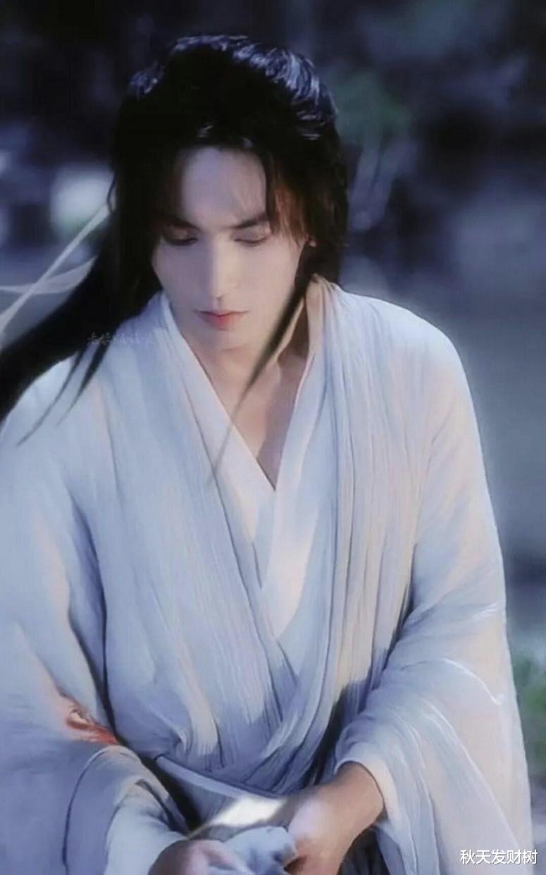 赵薇|张哲瀚问鼎顶流？赵薇亲自联系高奢代言，电影资源已是圈内天花板