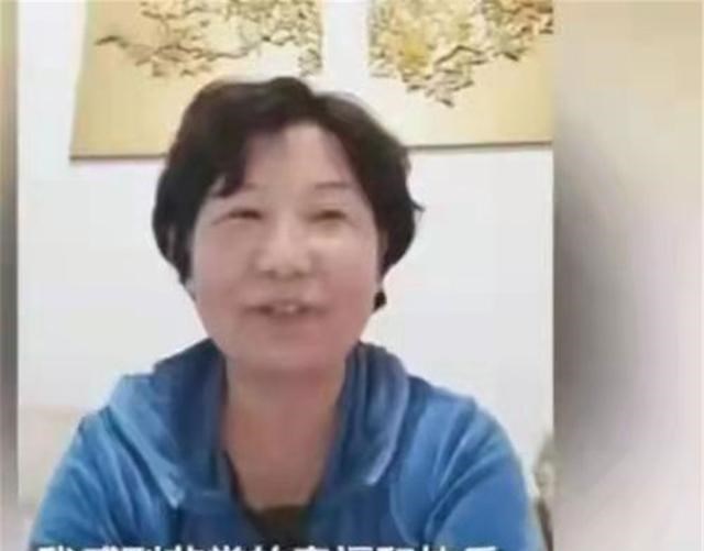 杜新枝|杜新枝直播骂姚威脑子不好，不记得去过九江，下车时还拿错别人包