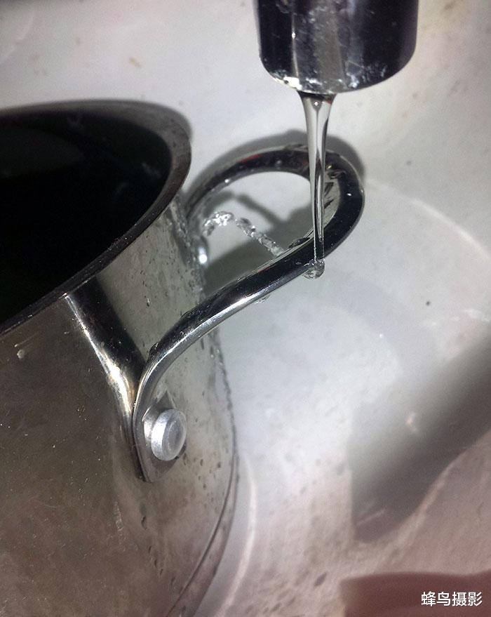  40张罕见“不科学”的照片，蜘蛛丝能吊起大冰坨，蜘蛛侠没骗人