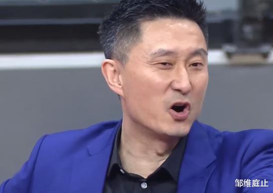 广东男篮|广东队让人失望，三连冠后疲惫了！郭艾伦耍嘴皮，把双杨组合逗笑了！