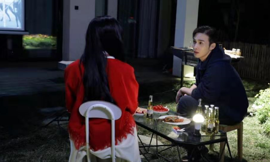 娱圈小萌 司藤杀白英把妖力给秦放，自己被竹子精收养，秦放不甘心追到深山