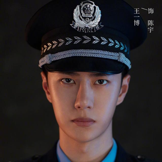 王一博|王一博造型热议，颜值下降不少，生图照曝光脱粉