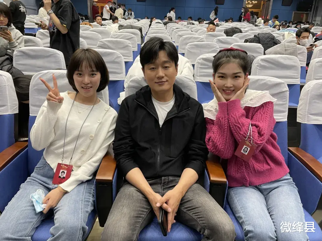 微绛县 春晚小品《阳台》感动所有人，编剧有一名绛县女孩