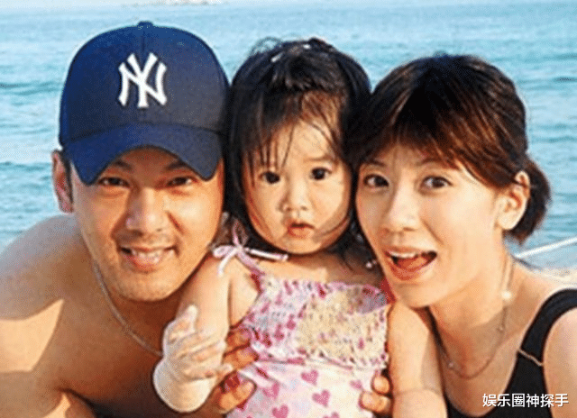 郭京飞|47岁贾静雯偶发动态,3个女儿都有出镜,被cue最多的是老二