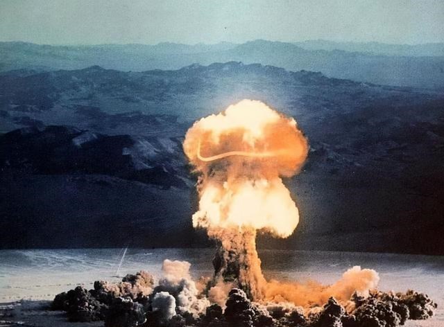 邓稼先 他是太阳物理领域泰斗，却在一次开会人间蒸发，国家苦寻28年无果