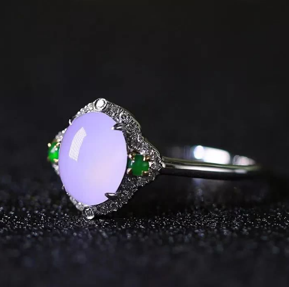 博骞原石 紫罗兰翡翠的价格为何如此不一般？这就得先了解一下它的特性了！