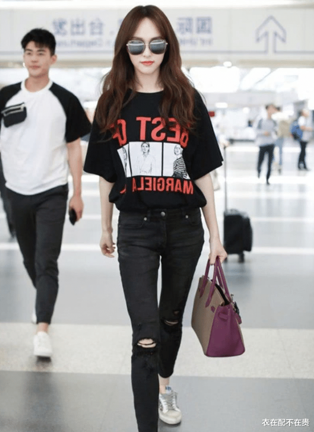 衣在配不在贵|那英退出《中国好声音》录制,裤裙叠穿优雅有范,配色简单却大气