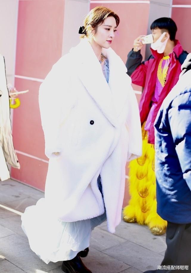 唐艺昕|央视百花迎春晚会录制：毛晓彤、杨幂、唐艺昕钟爱羊羔绒