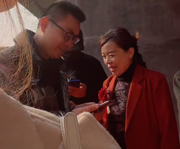 许敏|许敏对杜女士的回击，就是酣畅淋漓地秀幸福