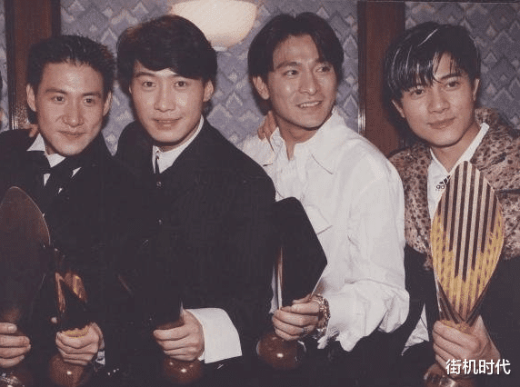 小品|90年代兴盛一时的电视“互动点播”，总有土豪点播节目给我看