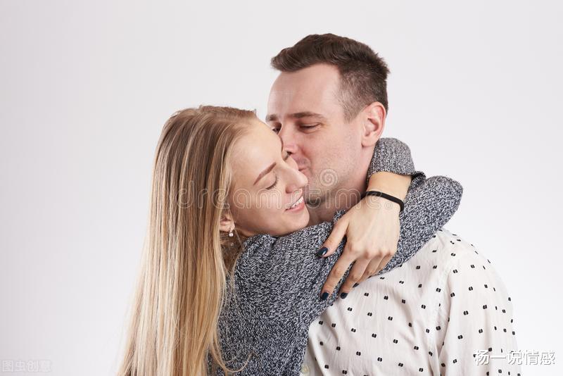 杨一说情感|火车上的一见钟情,原来是五年前的男朋友,为爱整容,贵在坚守!