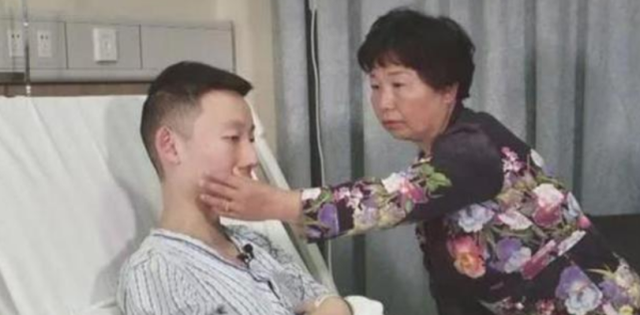 杜新枝发长文怀念儿子,暗示姚家抛弃郭策,回击网友他不是白眼狼