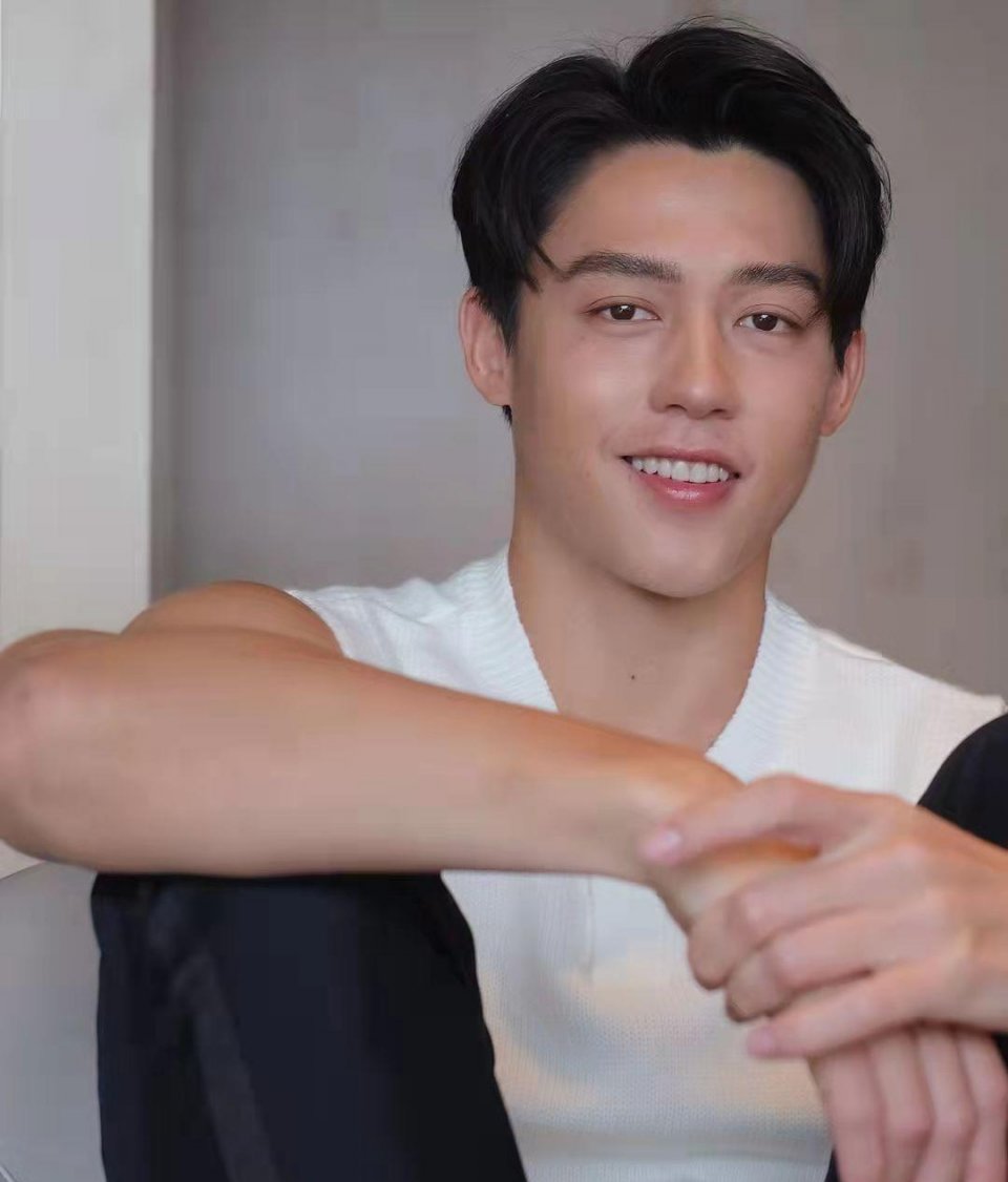 王一博|泰星Mark承认，为女友Kim准备求婚惊喜，希望拥有一个完美的婚礼！