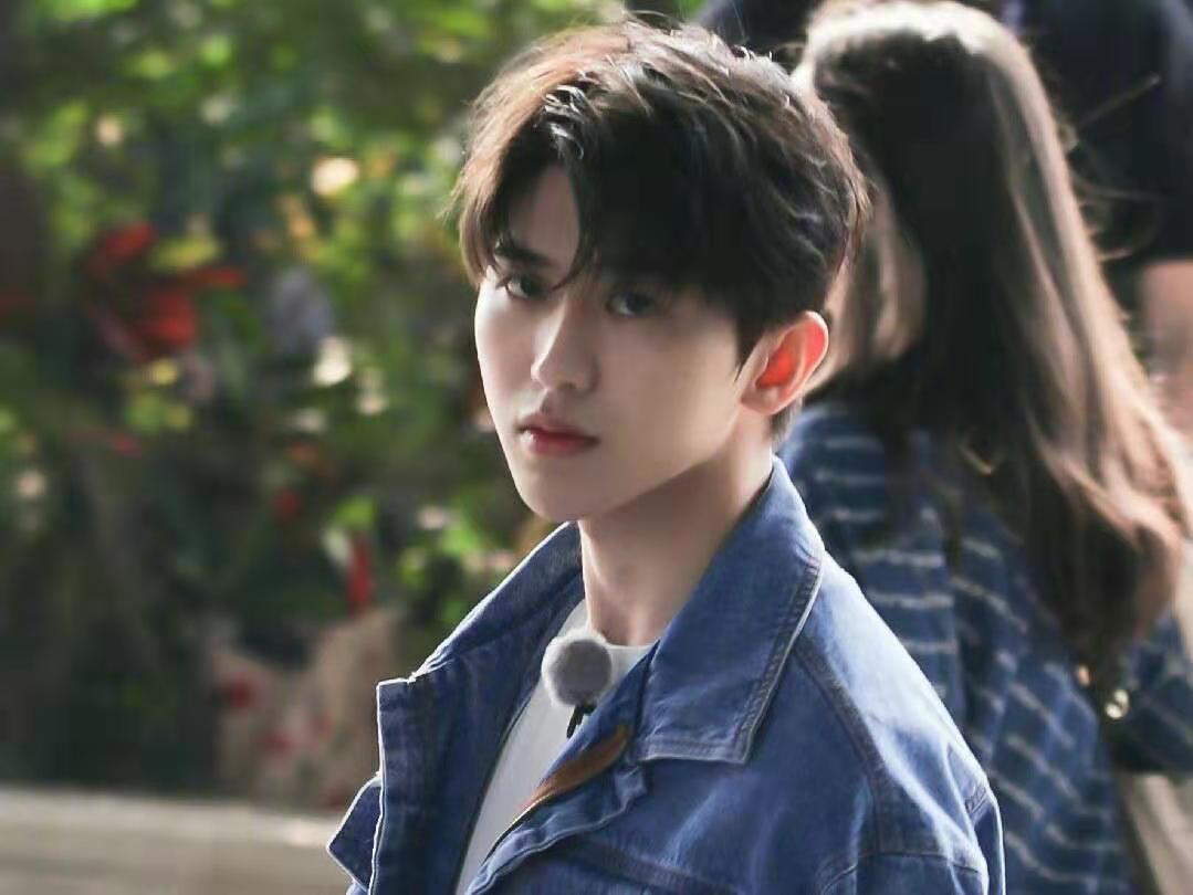 黄旭熙|奔跑吧珠海行，蔡徐坤黄旭熙杨颖郑恺在春天里喜相逢，心动预警