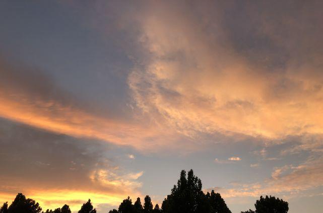 月亮 今日是七月朔日，何为朔日？阴历如何置闰？为什么腊月没有闰月？